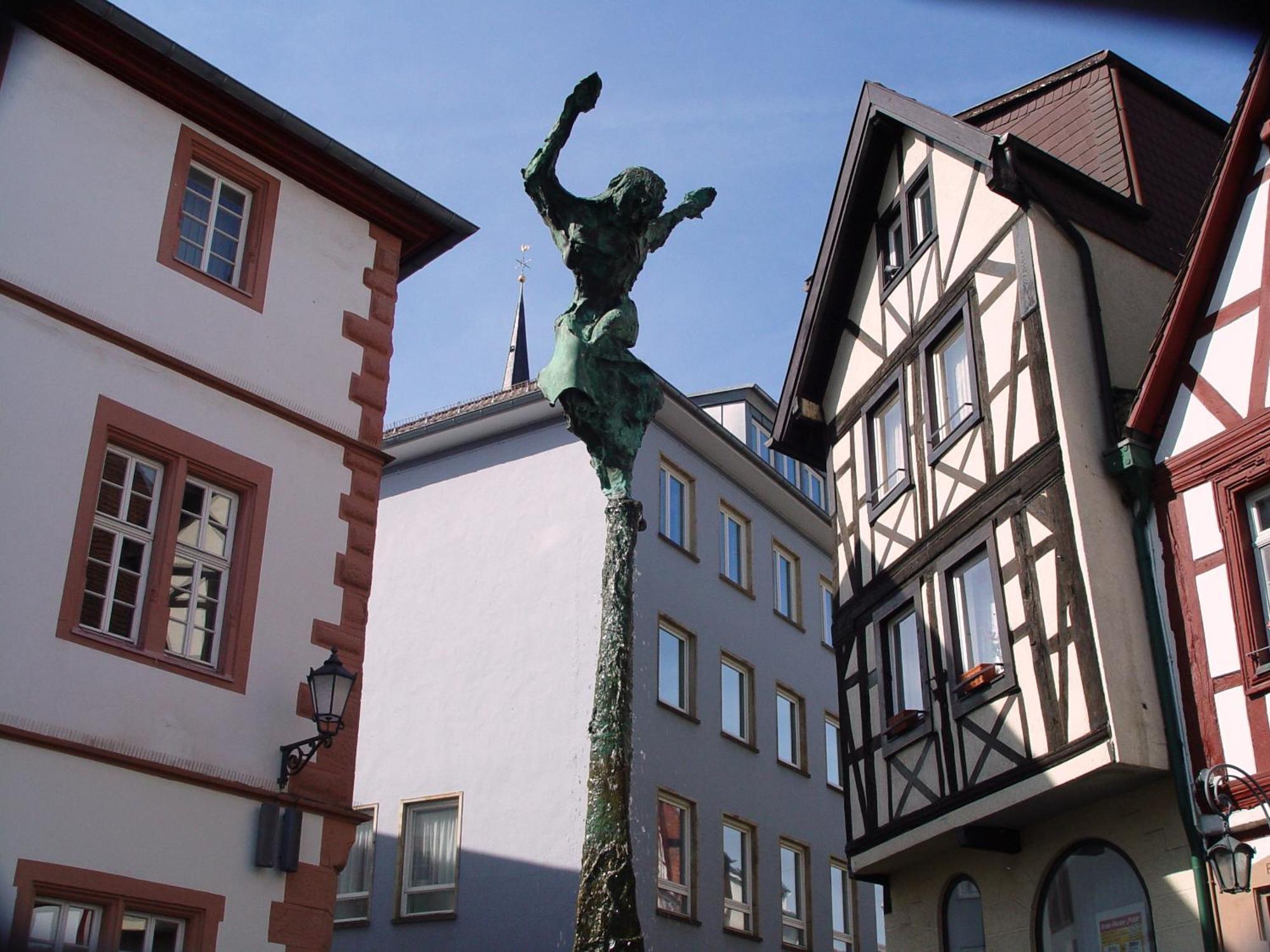 2 Zimmer Wohnung, Kueche, Bad, Balkon, Netflix Alzey Exterior foto